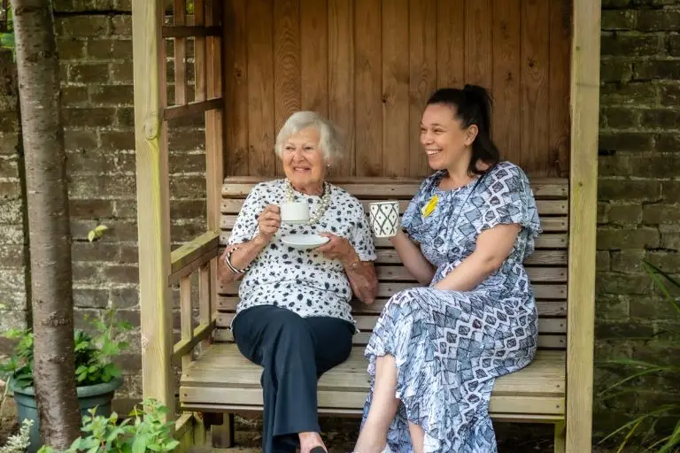 RS2465_Pat Linney and Sammy Paynter Caer Gwent (1)_scr